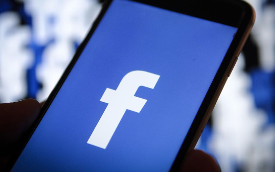 Facebook sorry for labelling 65,000 Russians 'interested in treason'