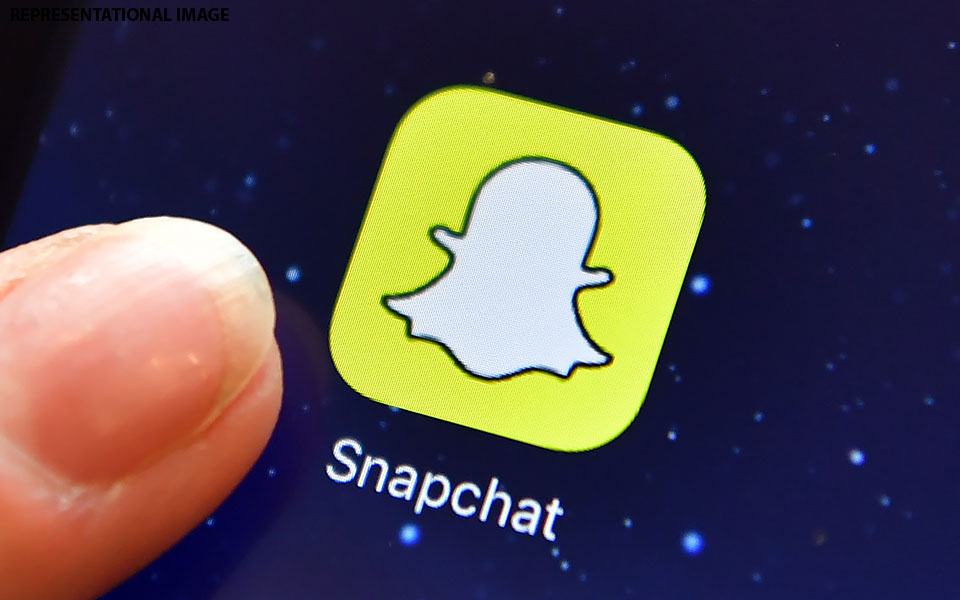 YouTube, Snapchat more popular than Facebook among US teens