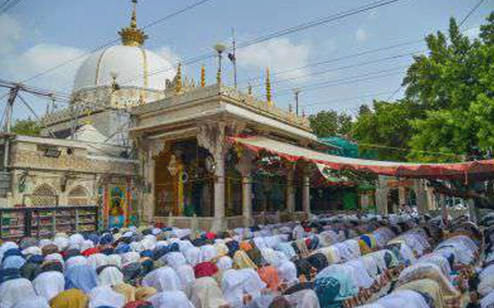 In echo of azaan & aarti, a dargah organises janmashtami fair