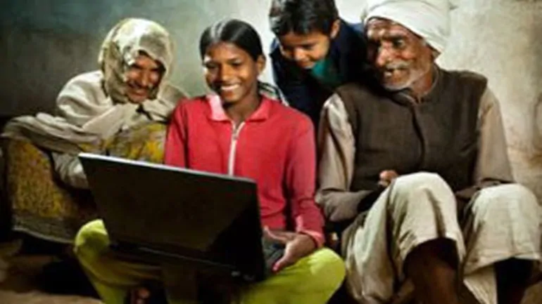 Over 60 pc women in 12 states and UTs never used internet: Survey