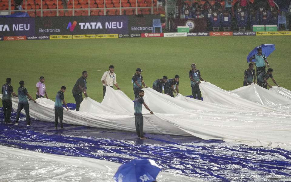 Rain halts Chennai Super Kings' chase against Gujarat Titans in IPL final