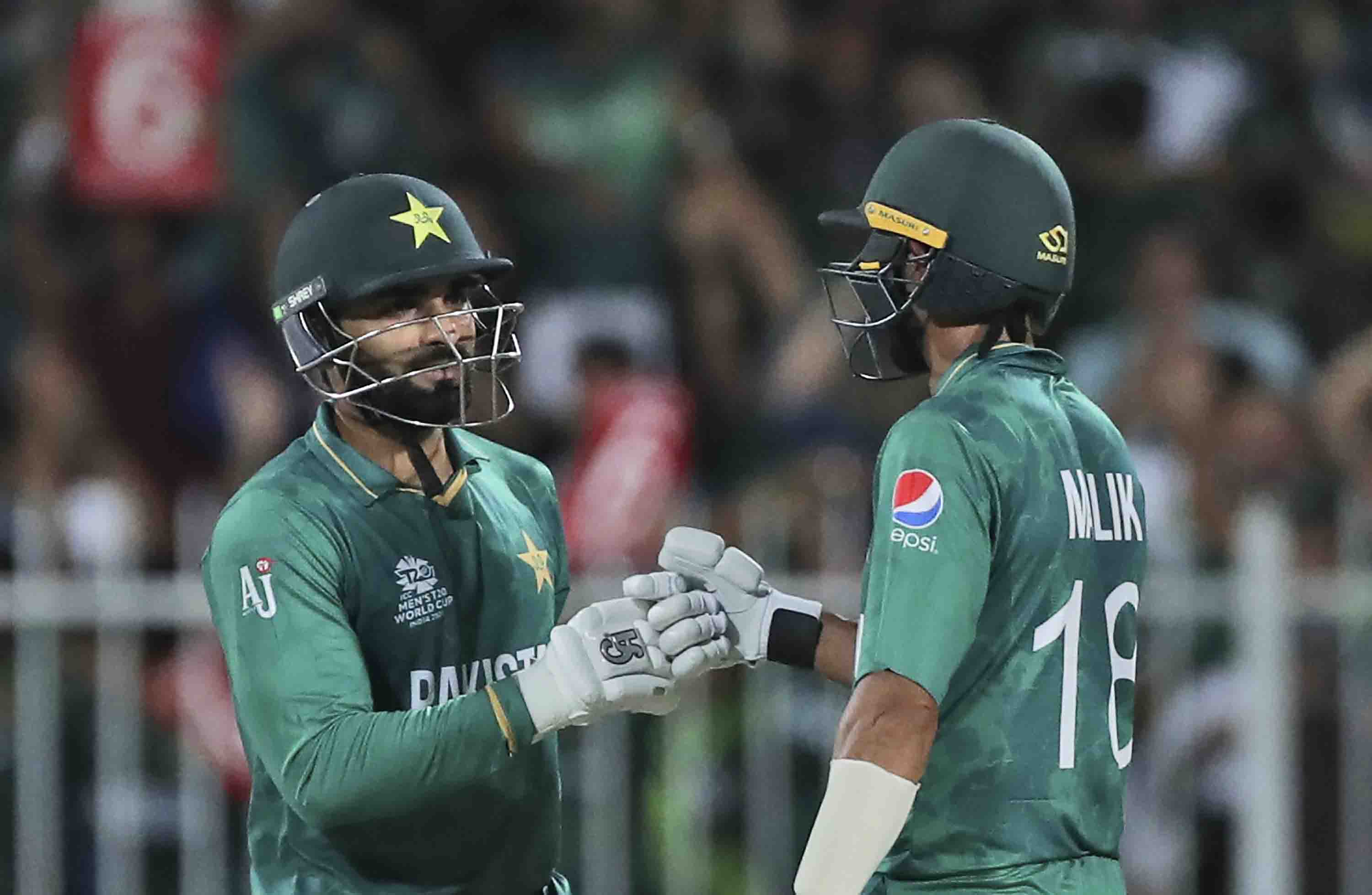 T20 WC: Pakistan beat New Zealand by five wickets