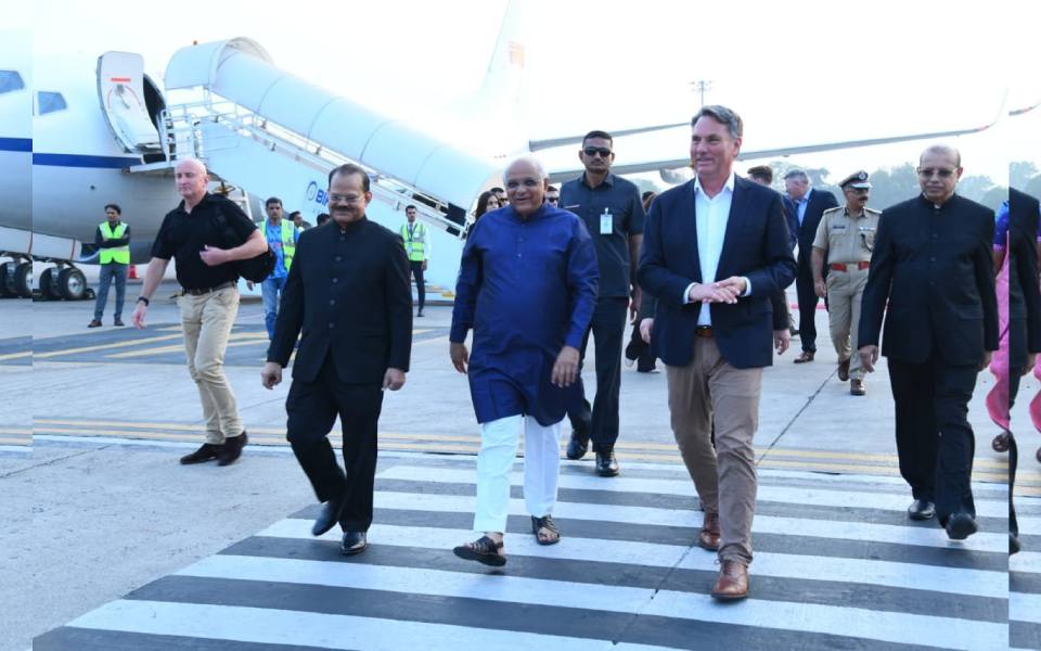 Pm Modi Australias Deputy Pm Arrive In Ahmedabad To Watch Wc Cricket Final 0953