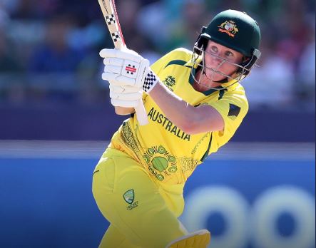 Mooney guides Australia to fighting 156 against South Africa in final