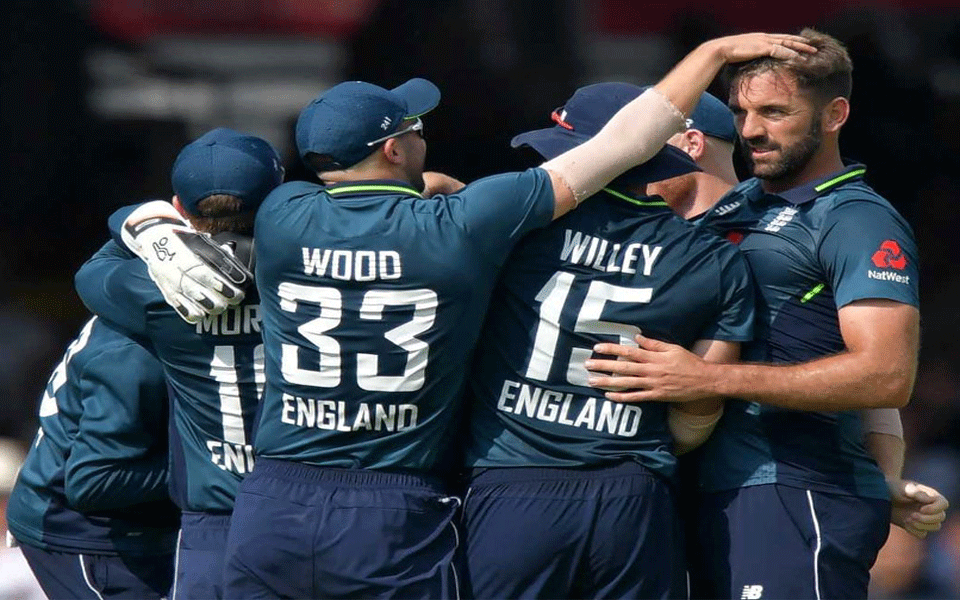 England beat India to level series 1-1