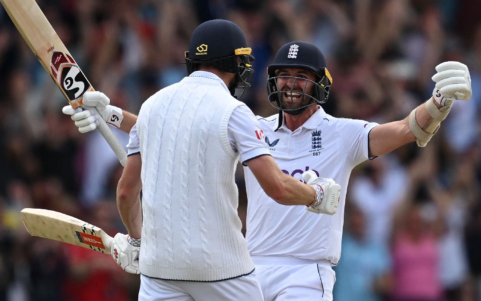 Ashes 2023: England win by three wickets to make the series 2-1