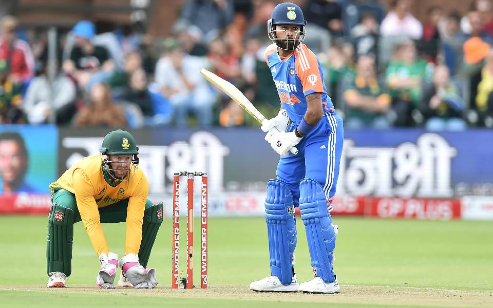 SA bowlers restrict India to paltry 124/6 on a bouncy pitch in second T20I