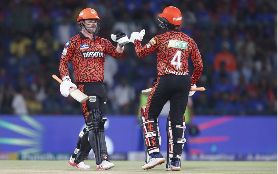 SRH break IPL power play record on way to 266/7 against DC