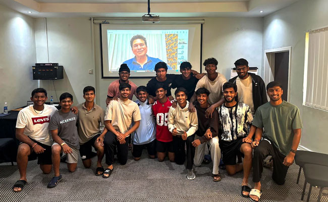 India U-19 team interacts with Tendulkar ahead of crucial Pak clash in World Cup