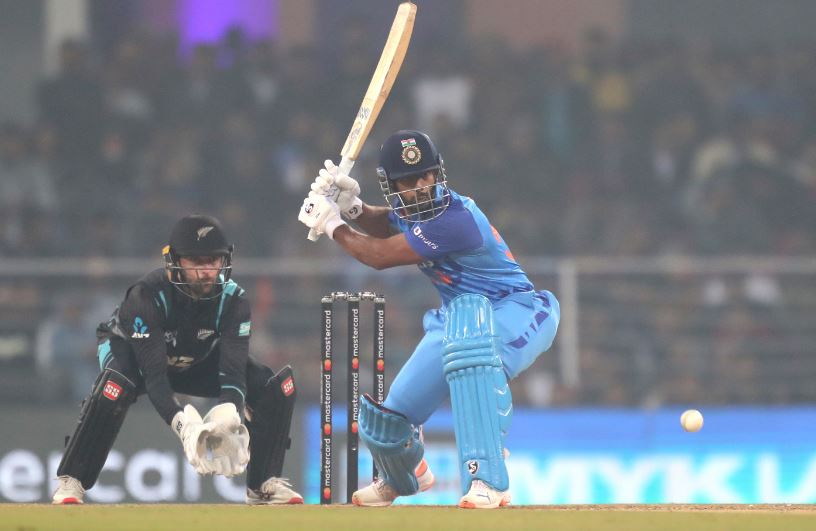 India beat New Zealand by 6 wickets in 2nd T20I