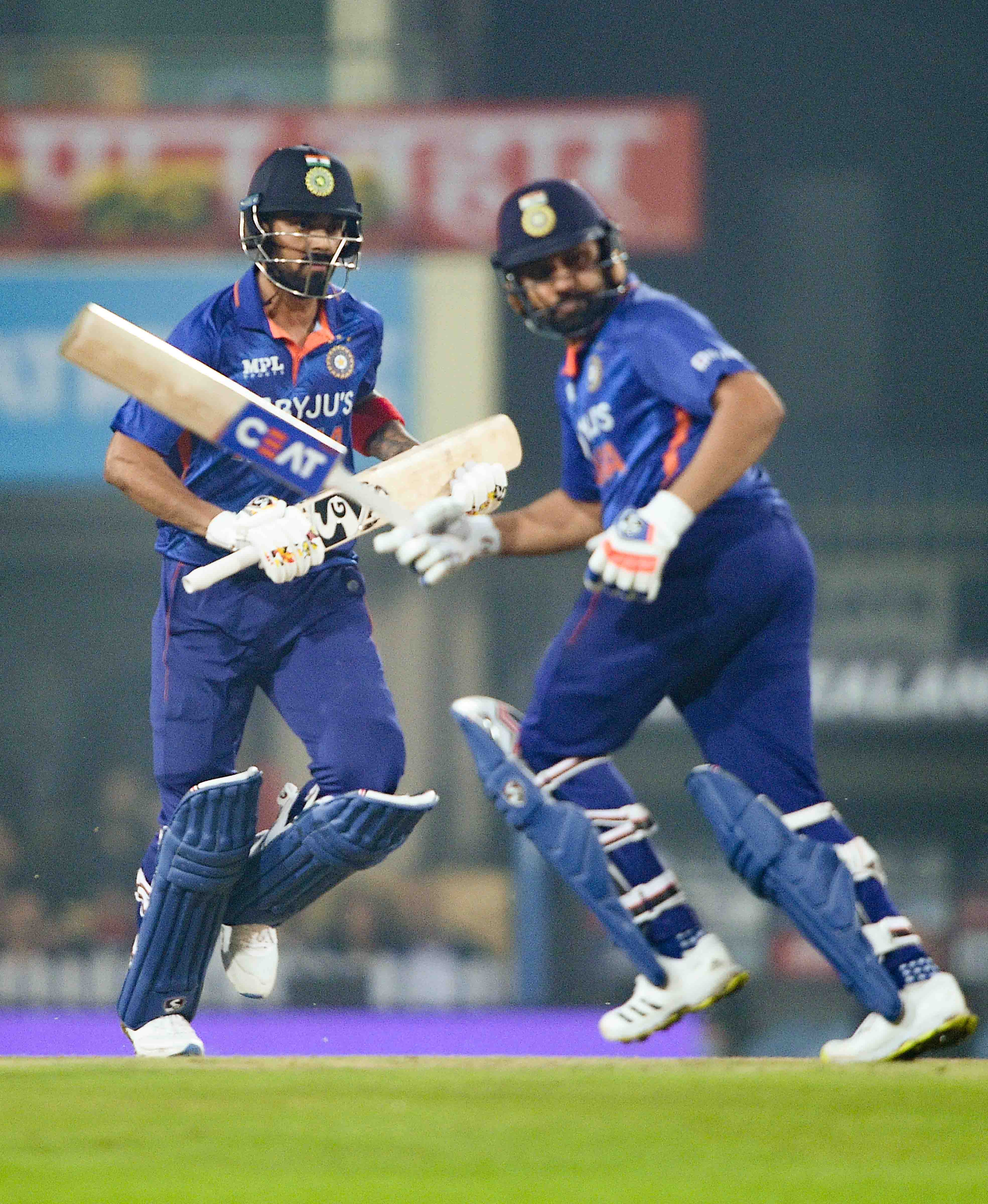 K L Rahul, Rohit Sharma guide India to comfortable win in 2nd T20I, help pocket series