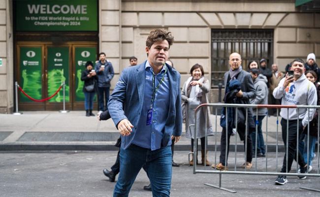 Magnus Carlsen disqualified from top chess meet for violating dress code