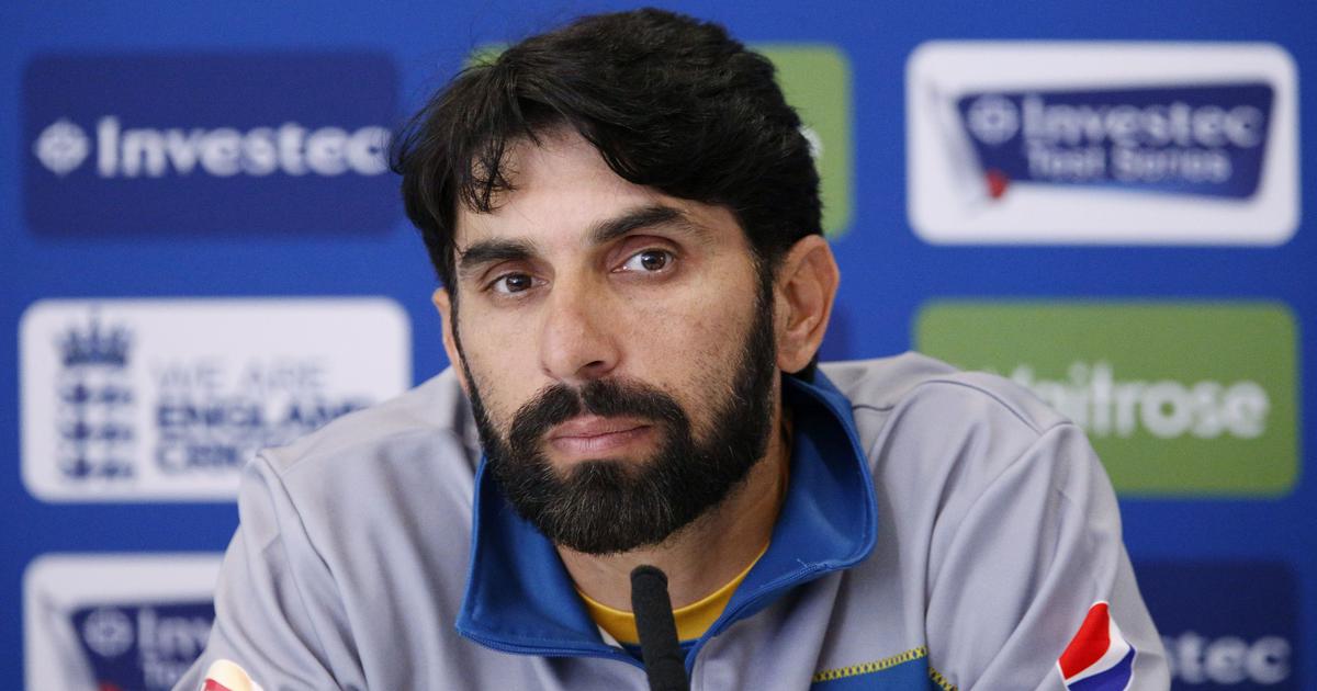 Misbah steps down as Pakistan chief selector, to remain head coach