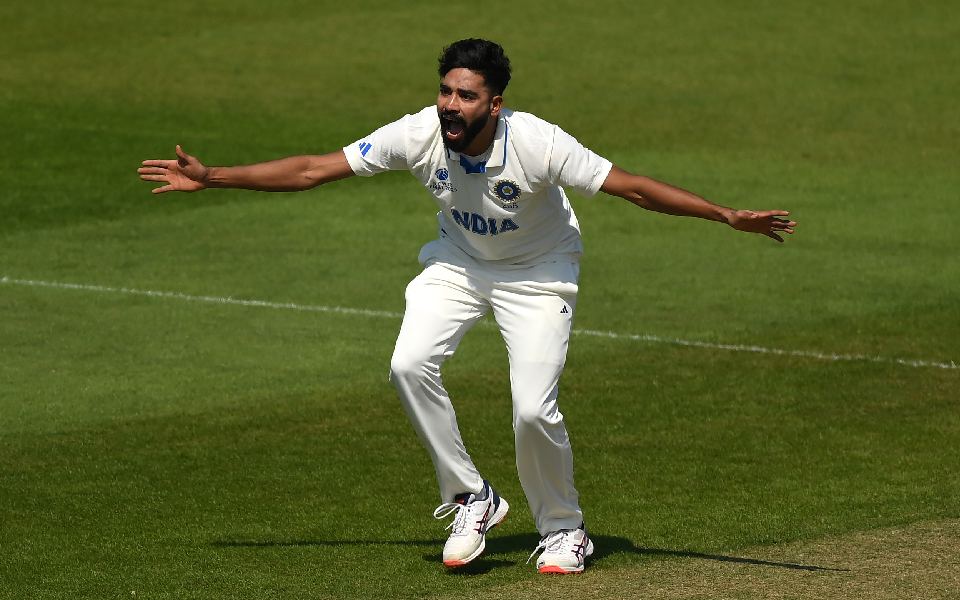 Mohammed Siraj takes four as India bowl out Australia for 469 on Day 2