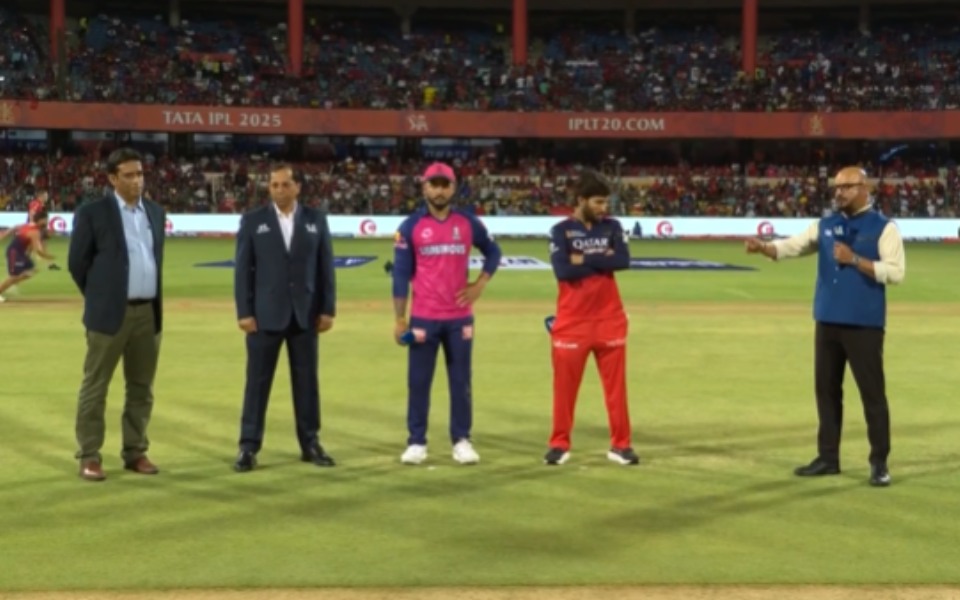 RR win toss, opt to field against RCB