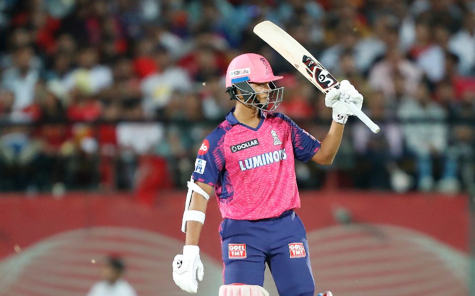 Yashasvi Jaiswal's fiery fifty guide RR to 202/5 against CSK