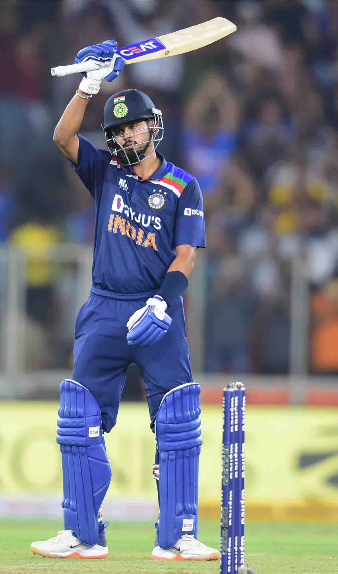 Shreyas Iyer bats well but India struggle to 124/7 in opening T20I against England