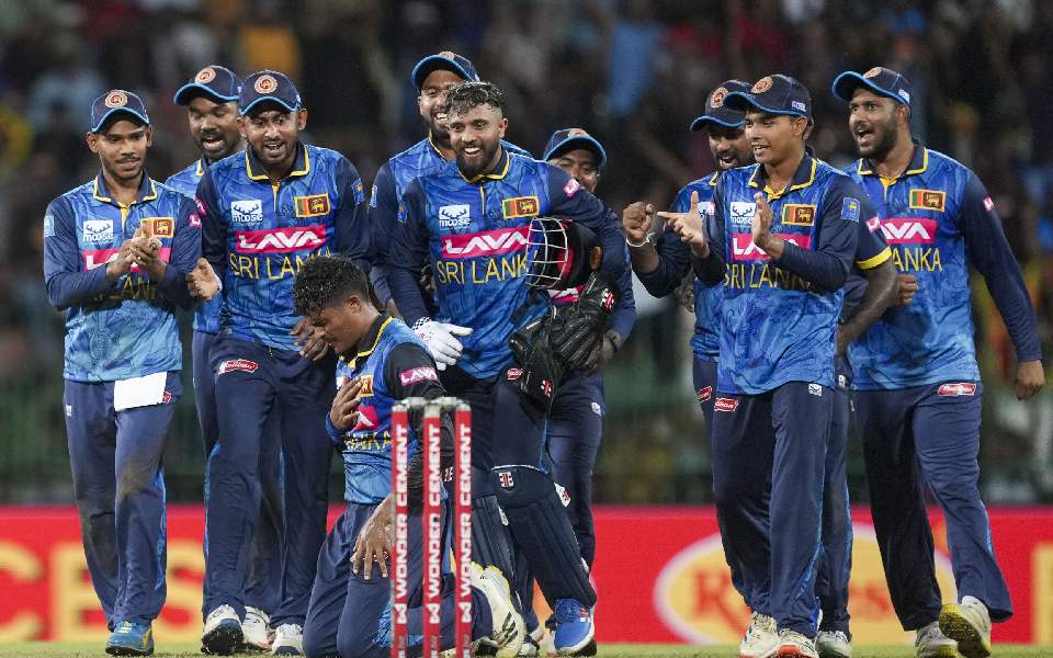 Sri Lanka beat India by 32 runs in second ODI