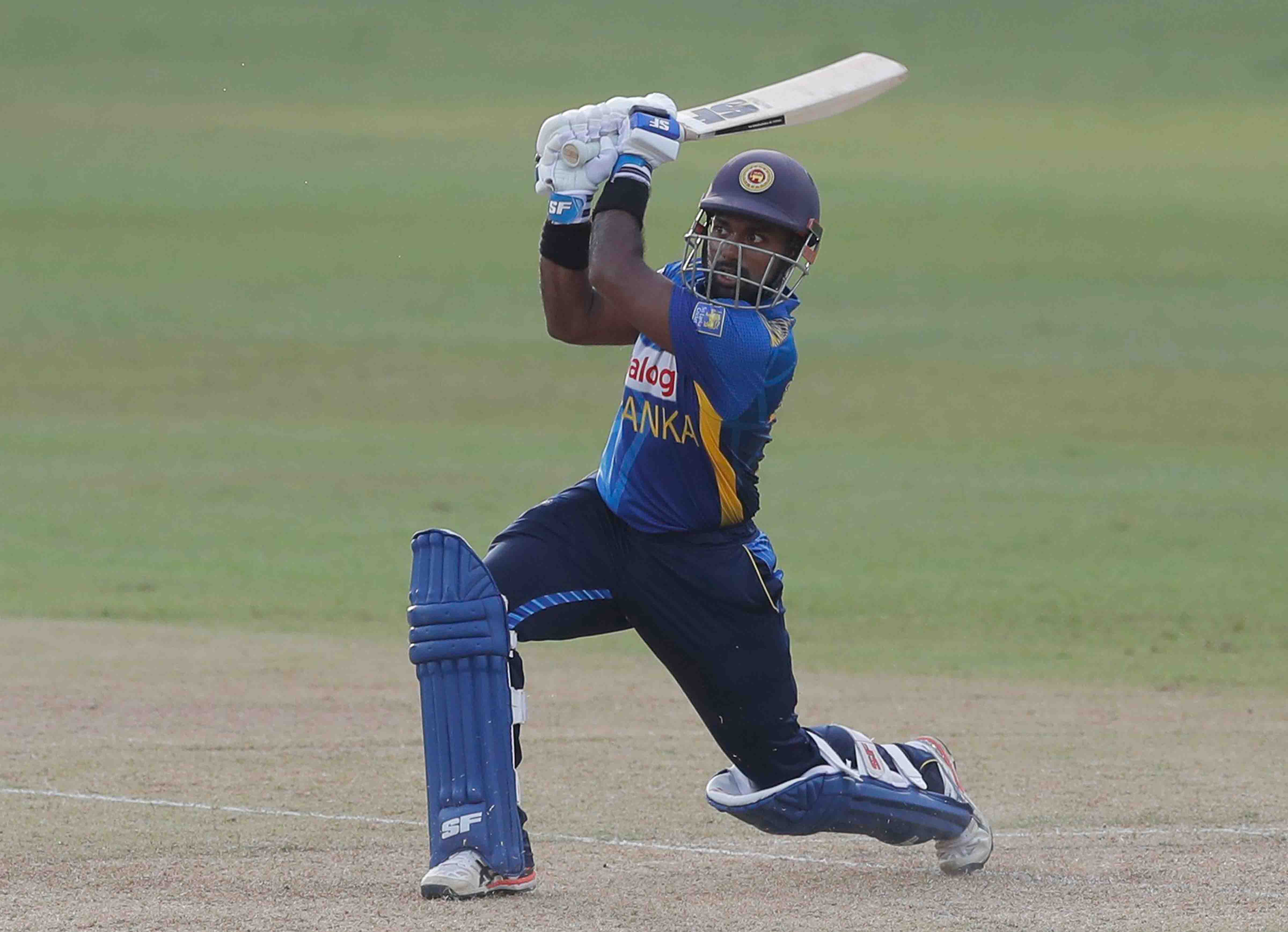 Sri Lanka put up improved batting effort to reach 275/9