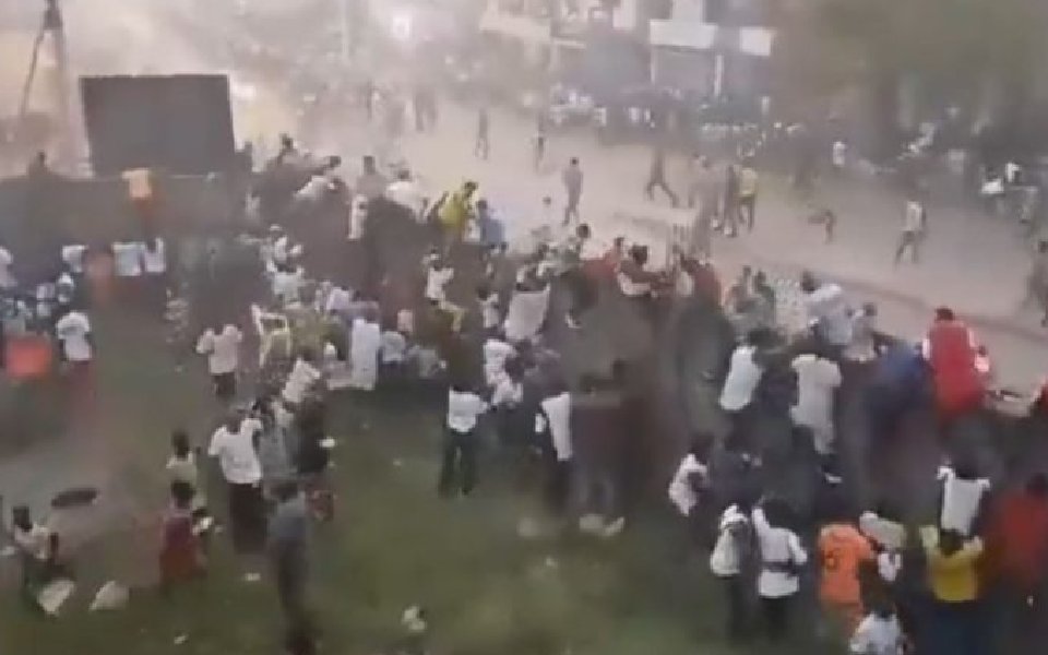 56 people killed in stampede following clashes at a Guinea soccer match, authorities say