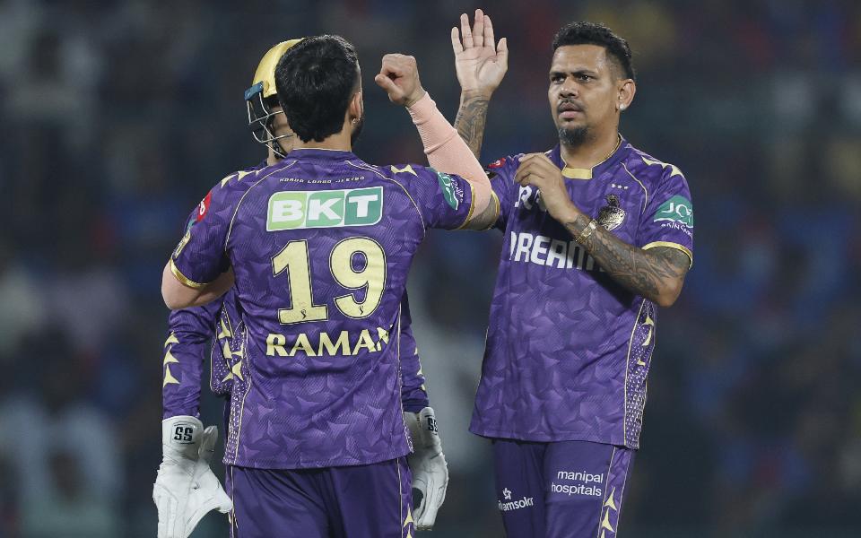Narine stars as KKR keep playoff hopes alive with 14-run win over DC
