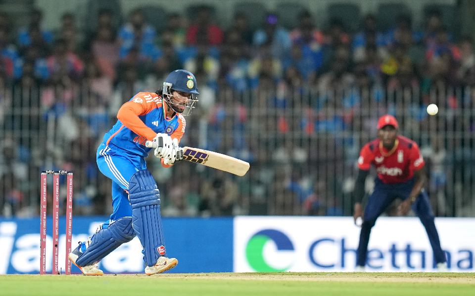 2nd T20I: India beat England by two wickets to take 2-0 lead