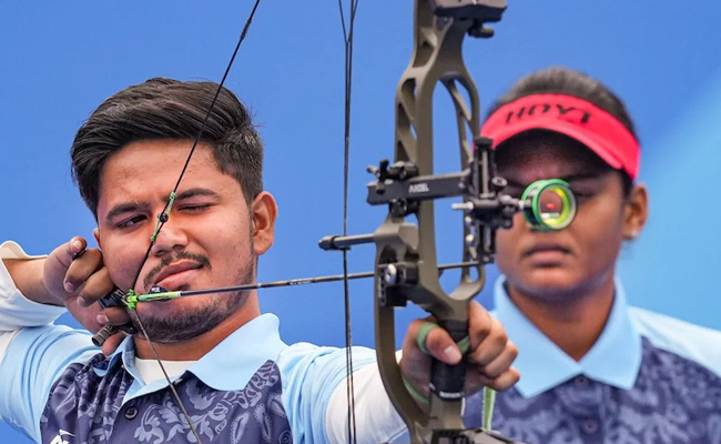 Deotale-Jyothi pair wins compound mixed team gold