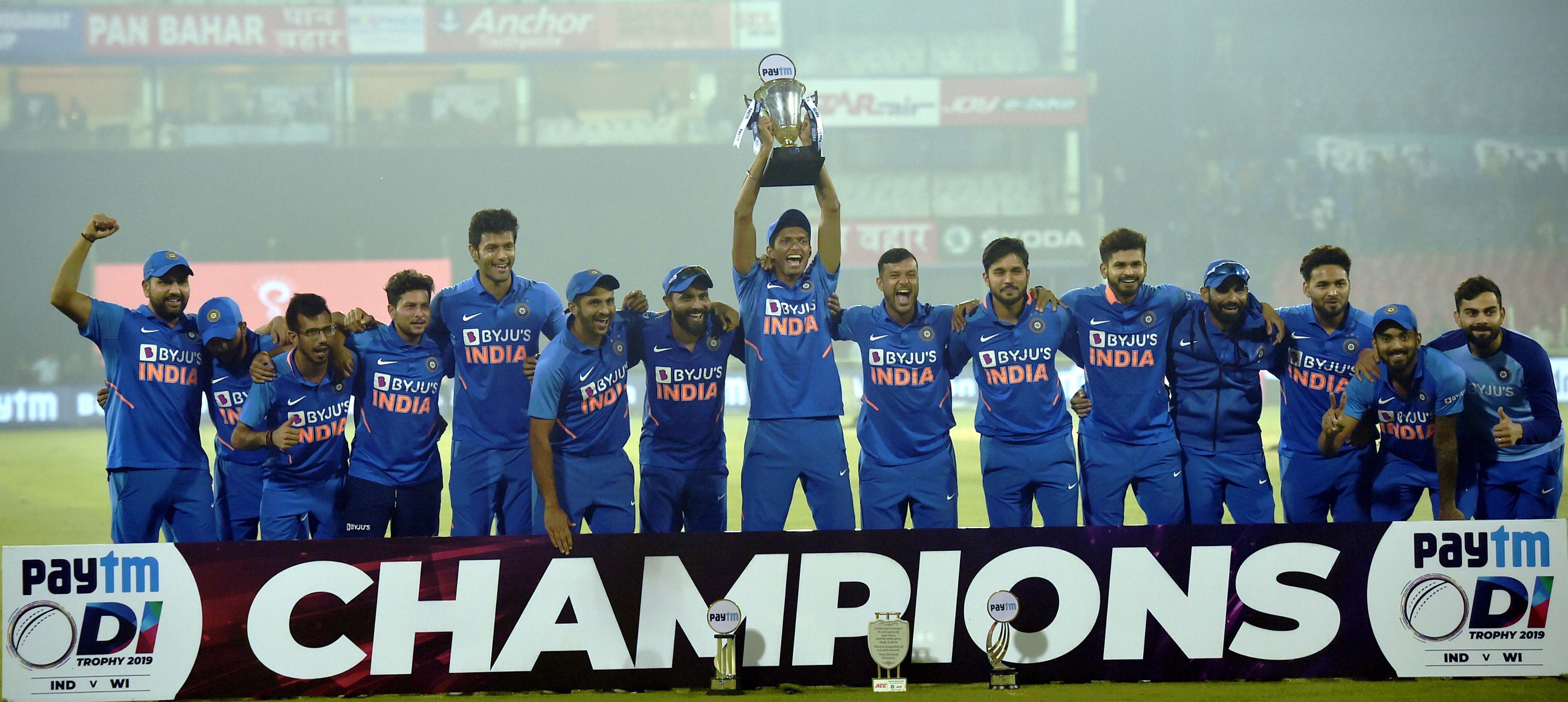 India beat West Indies by 4 wickets, win series 2-1