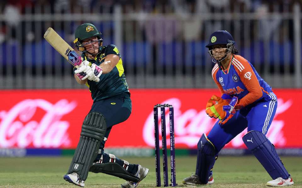 India lose to Australia by 9 runs, in difficult position to reach semifinals in women's T20 WC