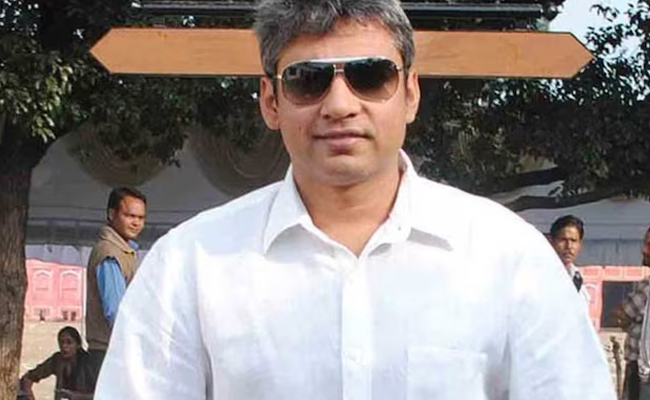 Former cricketer Ajay Jadeja declared heir to Jamnagar royal throne