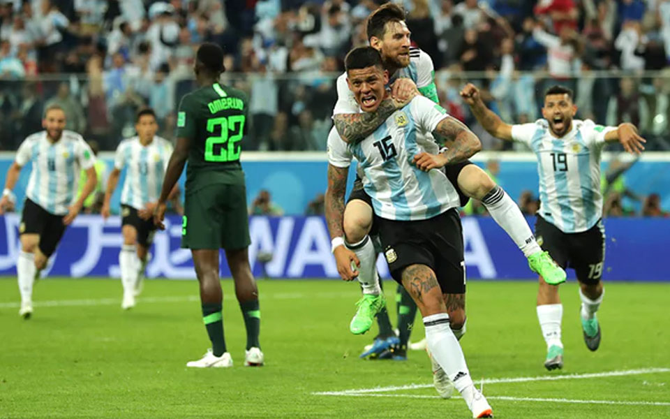 Argentina enter World Cup pre-quarters with 2-1 win over Nigeria