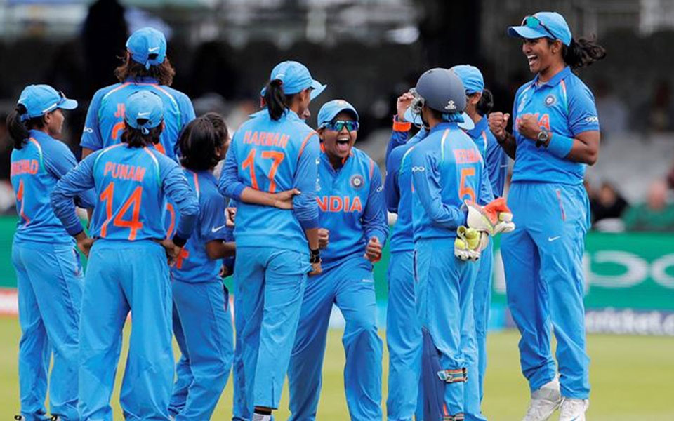 Women's Asia Cup: India outclass Pakistan to reach finals