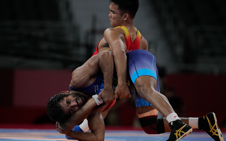 Wrestling: Bajrang Storms Into Semifinals, Seema Bisla Exits 50kg ...