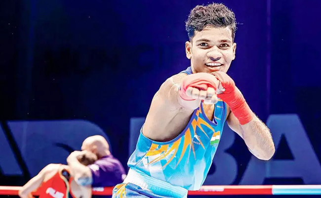 Vishvanath Suresh stuns world champion Sanzhar Tashkenbay to reach Asian Boxing C'ships semis