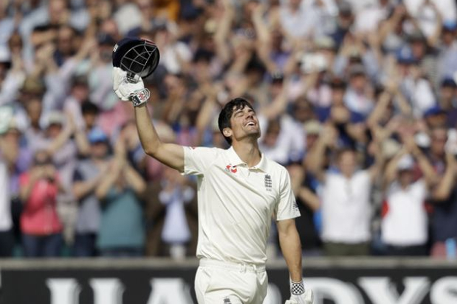 Cook becomes emotional in final Test