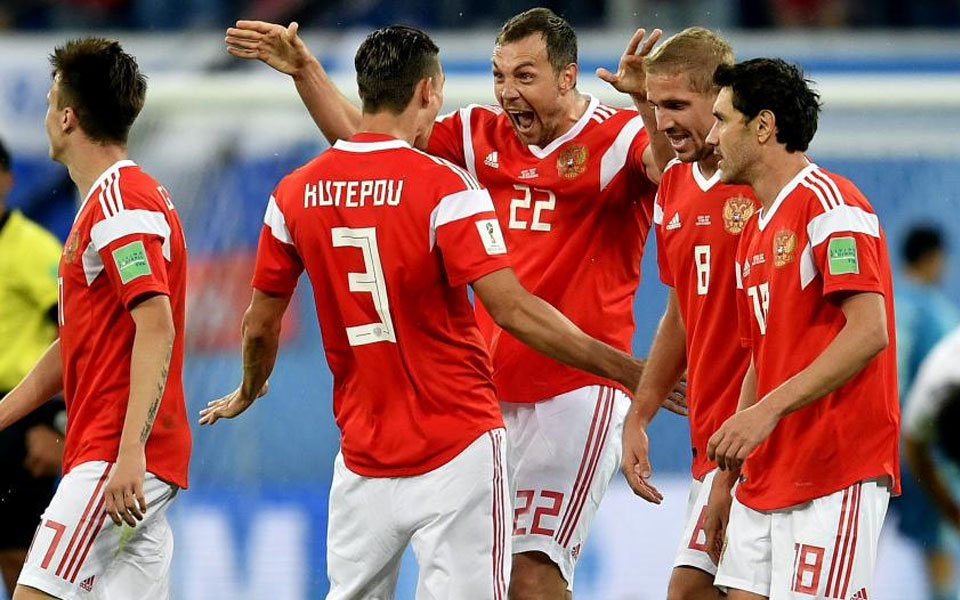 FIFA World Cup: Russia beat Egypt to lead group