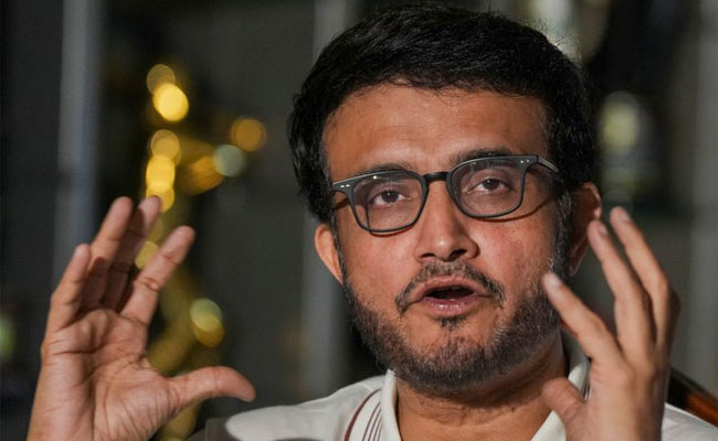 Ganguly brings sense of calm to dressing room: Maharaj