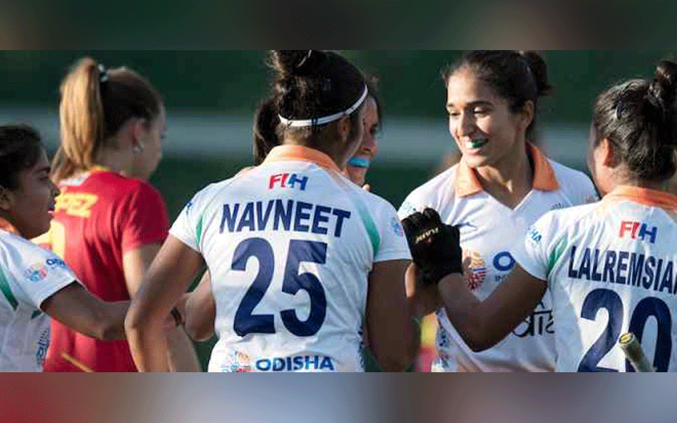 Women's hockey: India beat China to enter final