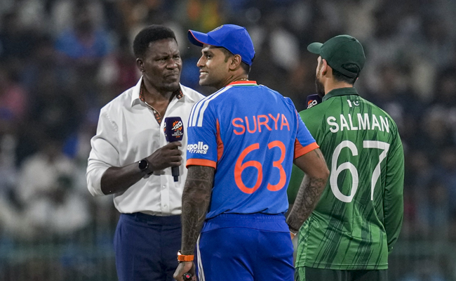 Pakistan opt to field in high-pressure T20 WC game against India