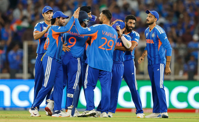 India bulldoze New Zealand in final, defend T20 World Cup title