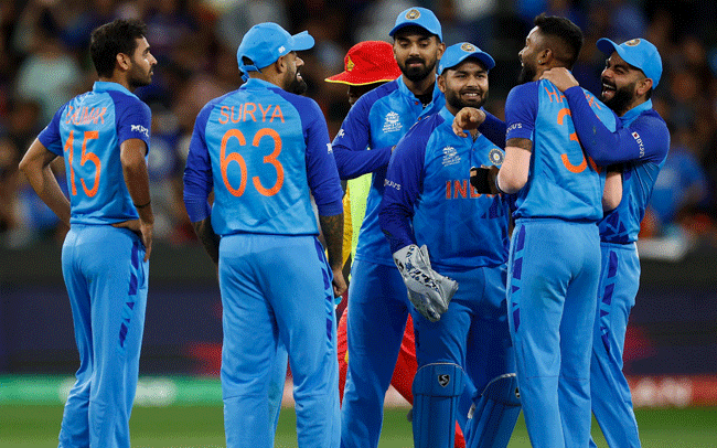 India beat Zimbabwe by 71 runs, to face England in semi-final
