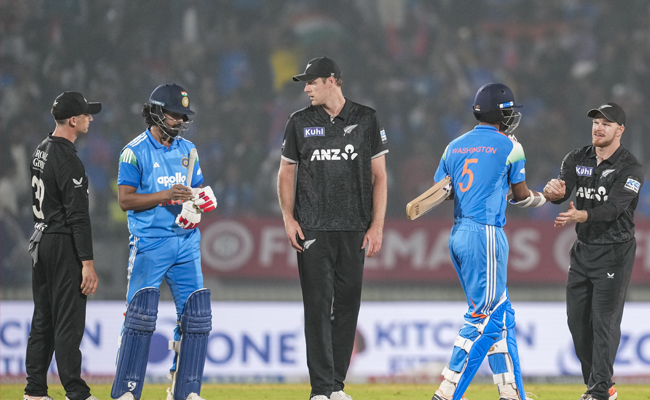 India beat New Zealand by 4 wickets in first ODI
