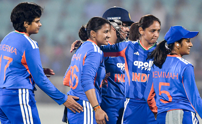 2nd WT20I: Shafali, spin trio do star turns in India''s seven-wicket win