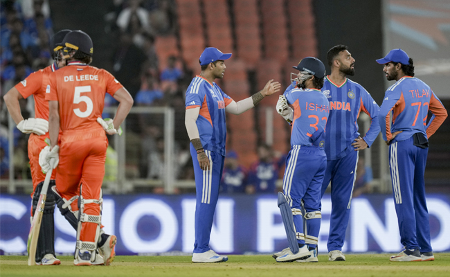 Dube, Chakravarthy star as India end league stage with 17-run win over Netherlands
