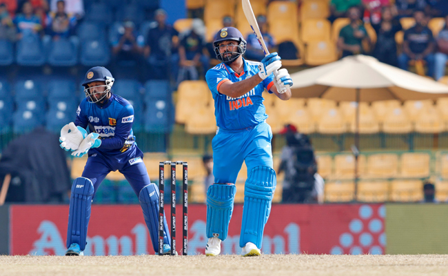 Spinners rule roost as Sri Lanka bowl out India for 213