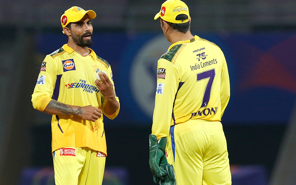 Jadeja resigns from CSK captaincy, Dhoni to lead in remaining games
