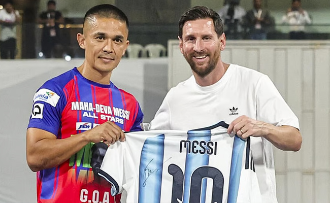 Meeting Messi a dream and a duty, his art my antidote when I'm sad: Chhetri