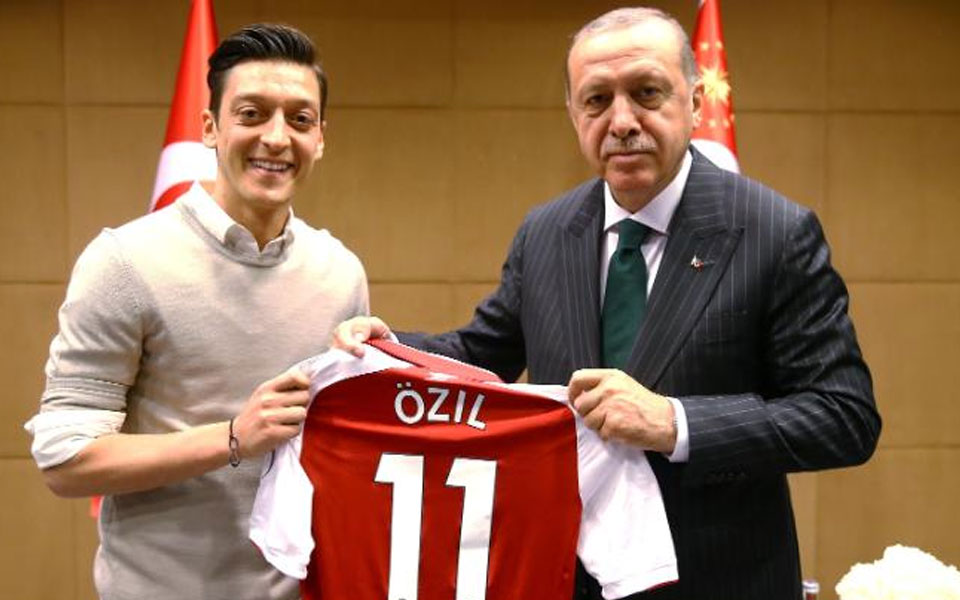 Mesut Ozil quits international football amid furore over photo with Erdogan