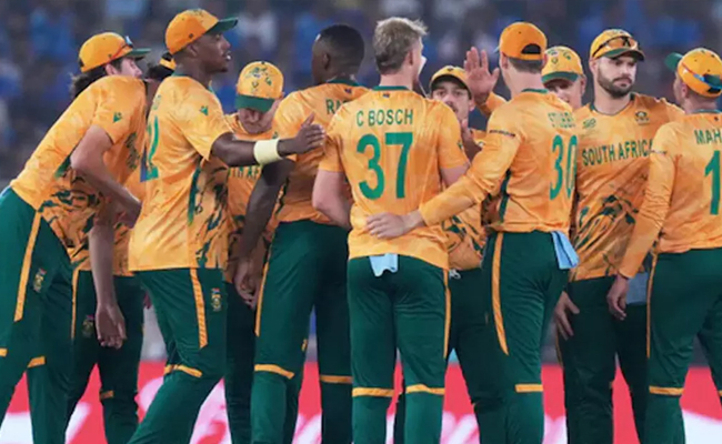 South Africa thrash India by 76 runs in Super Eight match