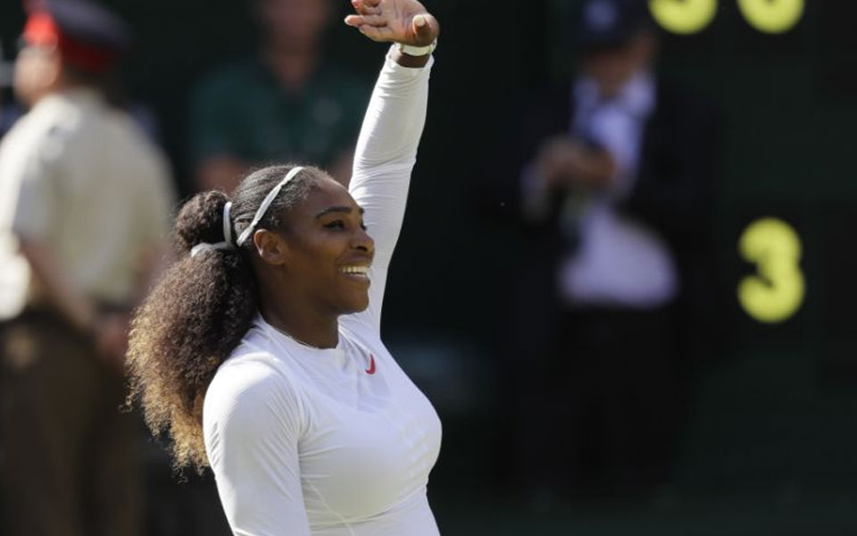 Serena enters Wimbledon semis with comeback victory